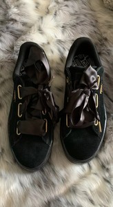 puma suede heart satin black