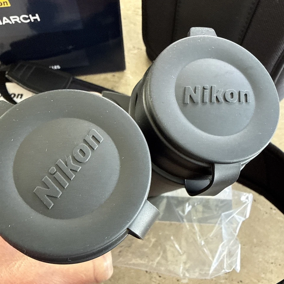 Nikon Monarch M5 8x42 Binoculars with ED Glass and Rubber Eye Cups (Black) - Image 3 of 4