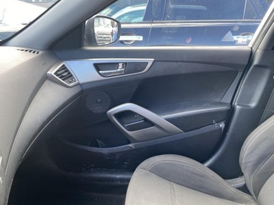 12 13 14 15 16 17 HYUNDAI VELOSTER Front Door Trim Panel Passenger Side Right