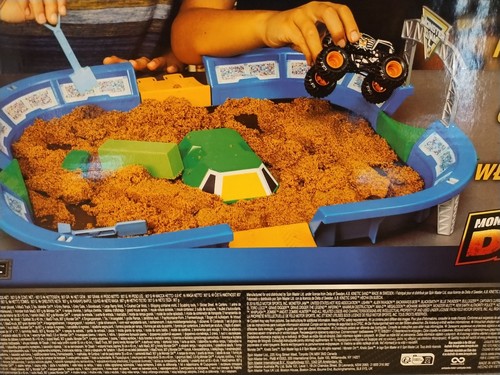 Monster Jam Max-D Dirt Arena Playset with 2lbs of Monster Dirt & Monster Truck - Picture 11 of 17