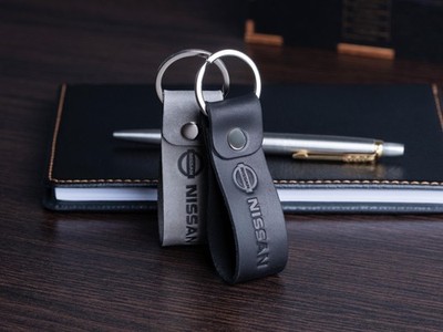 Schlüsselanhänger Leder Nissan: Vollnarben oder Crazy Horse Leder Keyring