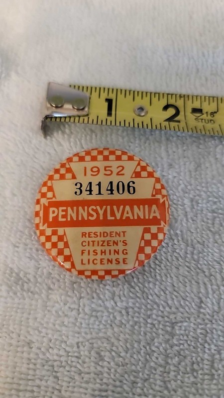 1952 Pennsylvania Fishing License Pin Badge VGC