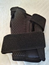 Müller 62712 Sports Reversible Thumb Stabilizer - Black