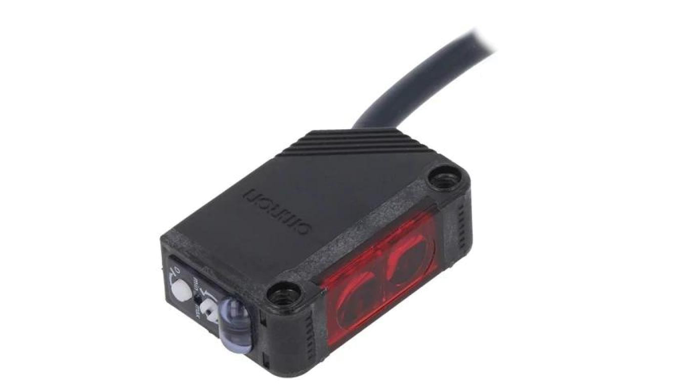 E3Z-R81 Photoelectric sensor with a range of 0.1÷4m PNP DARK-ON,LIGHT-ON /T2UK