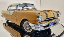 Sun Star 1:18 Platinum Edition 1955 Pontiac Star Chief Castle Gray/Corsair Tan