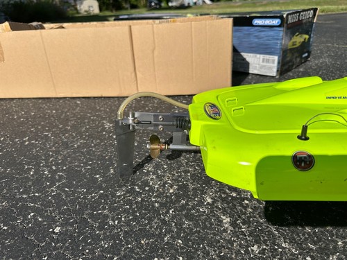 Miss Geico 29" 30" RC Brushless Pro Boat - Picture 6 of 23