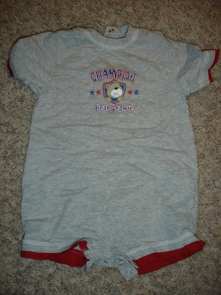 lote (2) Frijoles Jumping Okie Dokie 18m meses 1 pieza mameluco Bear league Lion Safari Foto 2 de 4