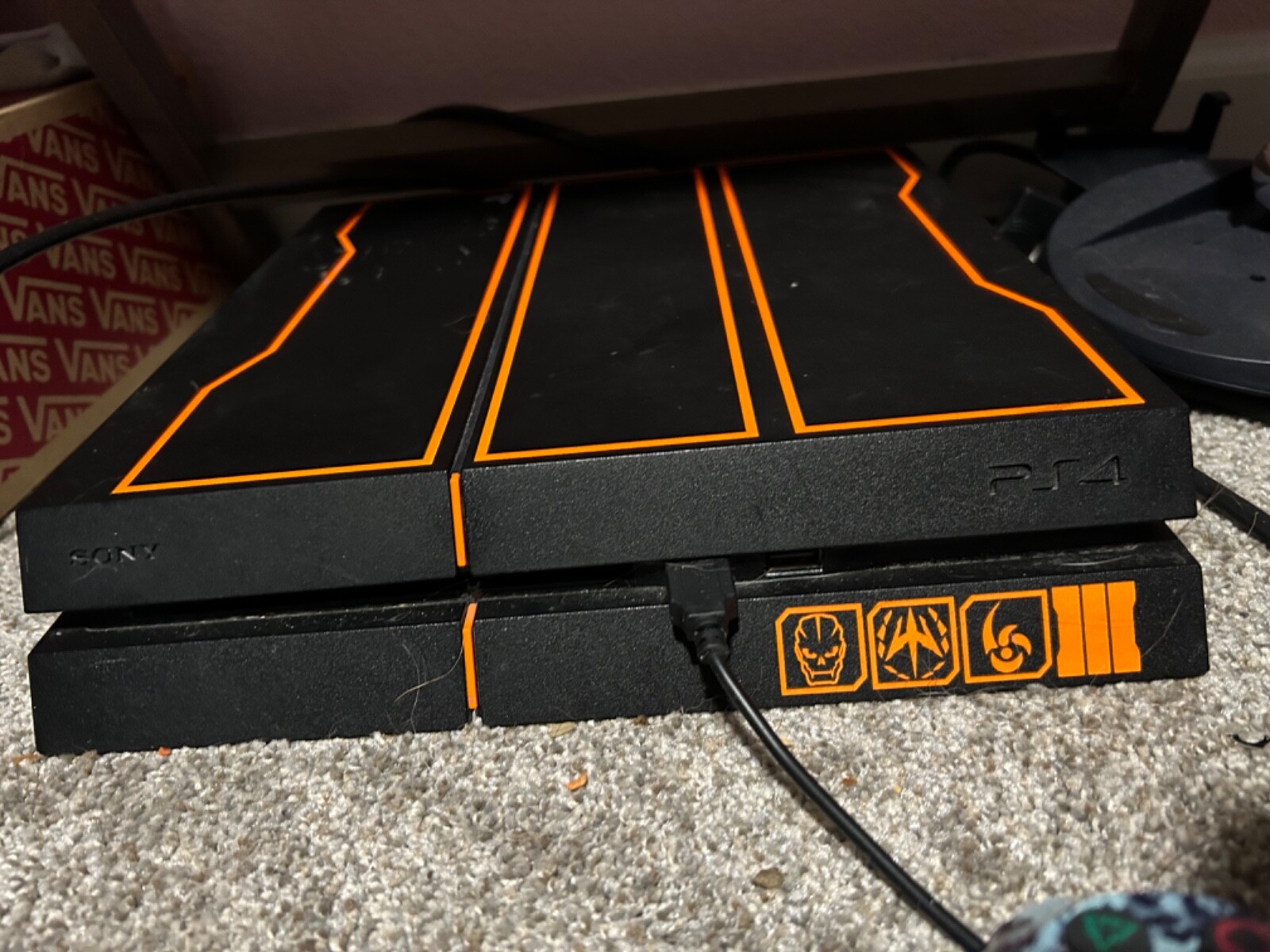 Sony PlayStation 4 Call of Duty: Black Ops III with 2 controllers