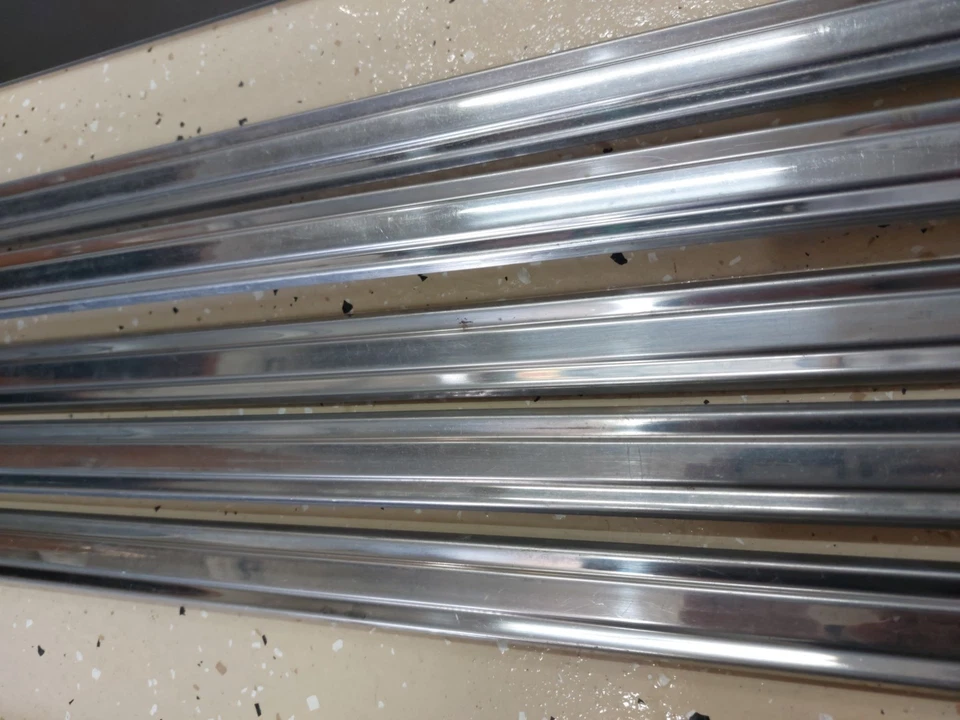 Lote de molduras Plymouth 1958 Fury guardabarros inferior superior puerta moldura lanza 1957 Belvedere Foto 3 de 4