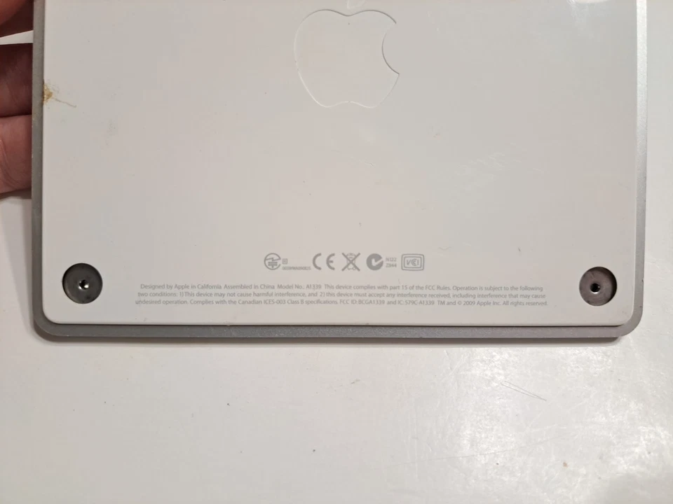 Apple Magic Trackpad Wireless Mousepad - Silver A1339 - Image 4 of 4