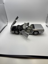 Maisto Special Edition 1996 Chevrolet Corvette Silver 1:18 Die Cast READ