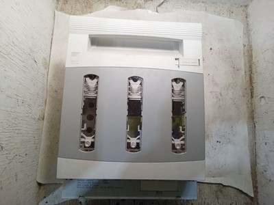 RITTAL SV 9345.200 600VAC D-35745 Herborn Fuse (M6C)