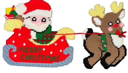 Vintage Handmade Plastic Canvas Yarn Art Santa Reindeer Christmas Decor - Picture 2 of 8