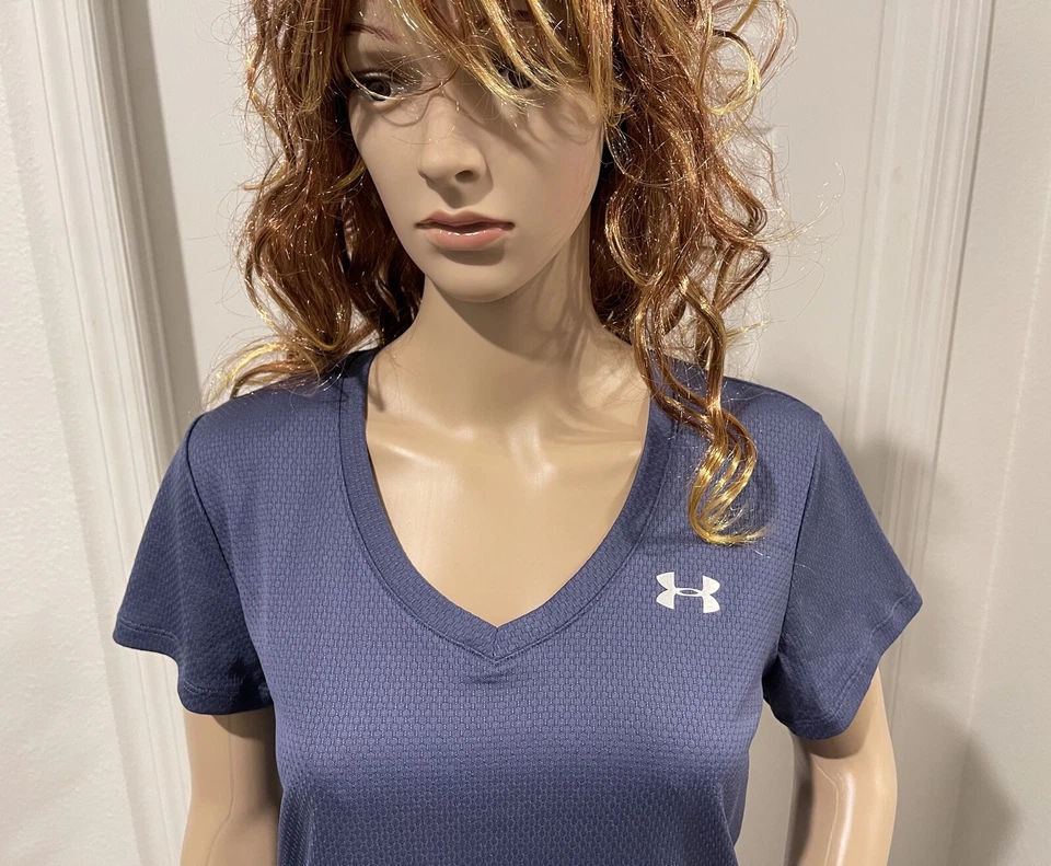 Camiseta para mujer Under Armour Heat Gear calce suelto texturizada cuello en V talla S usada en excelente estado Foto 2 de 4