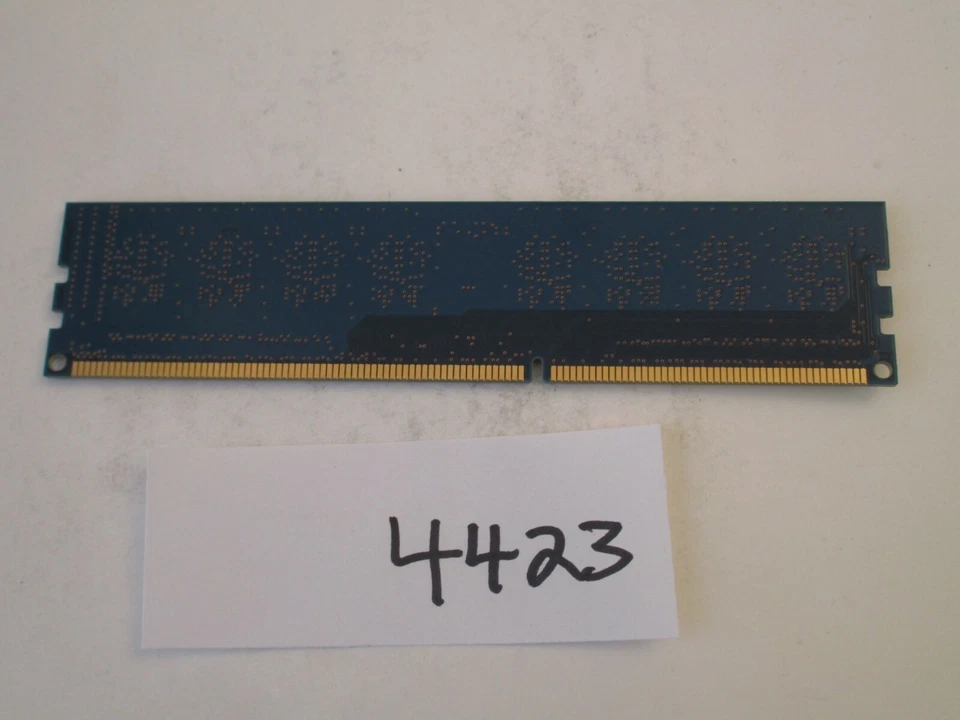 Hynix HMT325U6CFR8C-PB 2Gb PC3-12800 1600Mhz DDR3 Desktop Memory RAM (4423) - Image 2 of 2