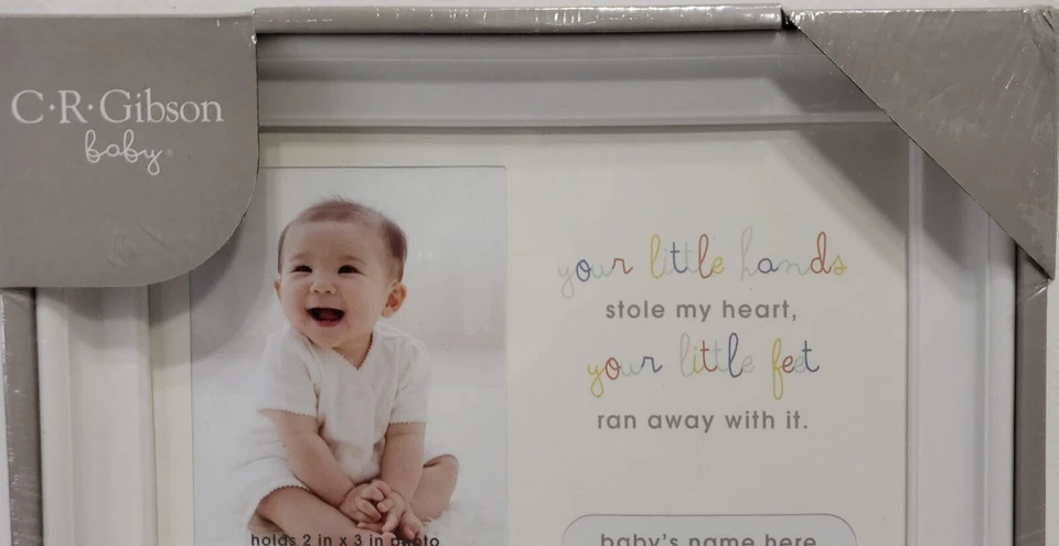 CR Gibson ''Your Little Hands Stole My Heart & Your Little Feet se escapó con él" Foto 2 de 4