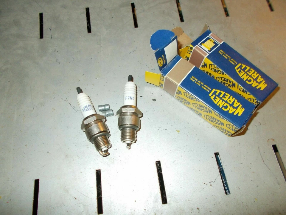 4 X CANDELA MARELLI F7NC CITROEN DS CX DAF 44 66 FORD TAUNUS PORSCHE 356 VOLVO - Immagine 3 di 4