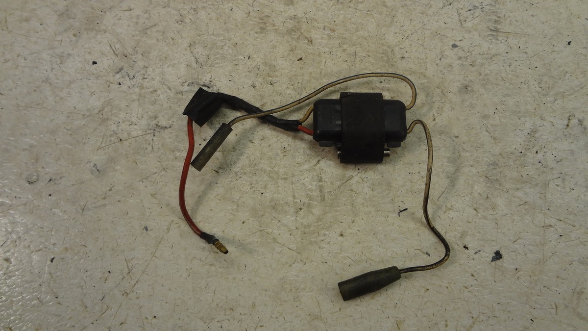 1982 Kawasaki KZ1000 KZ 1000 K222-1. small fuse box | eBay