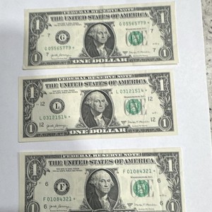 US $1 Federal Reserve Note Banknote Lot of 3 One Dollar Bills