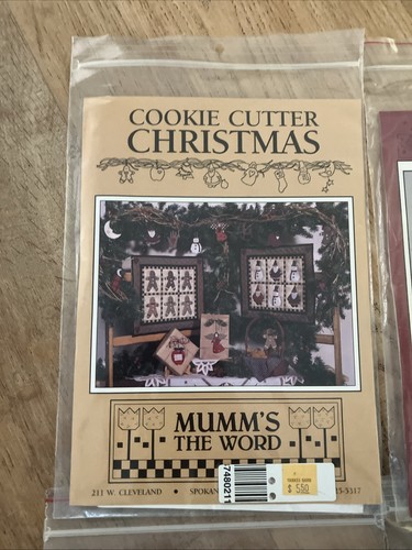 Mumm’s The Word Christmas Patterns Quilt Stockings Bags - Picture 2 of 13