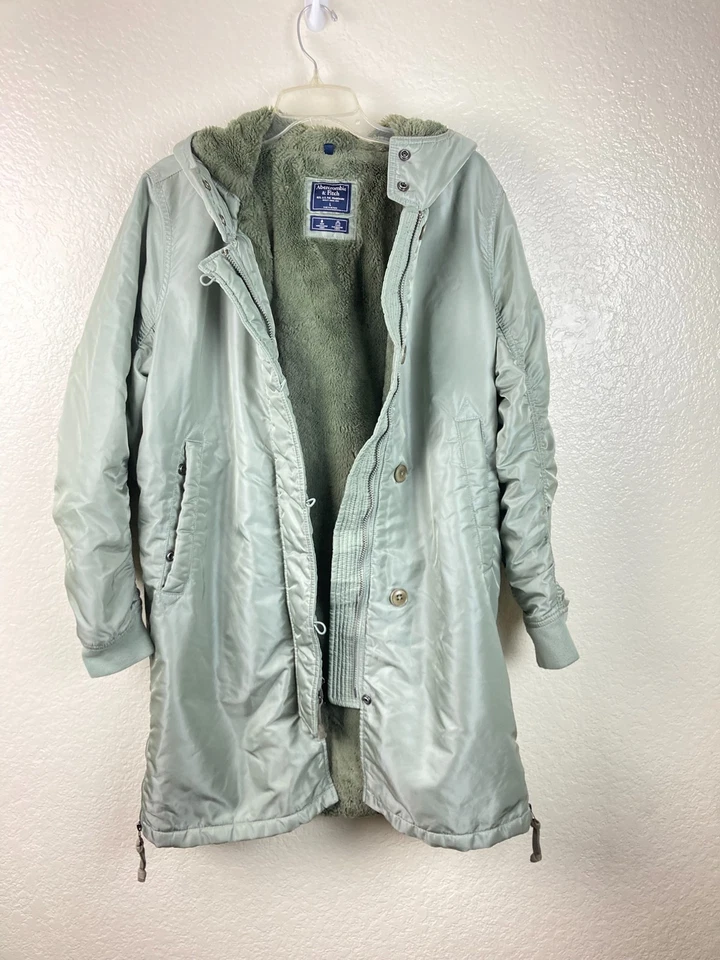 Parka larga acolchada con capucha forrada de piel verde Abercrombie & Fitch, abrigo chaqueta talla L Foto 2 de 4