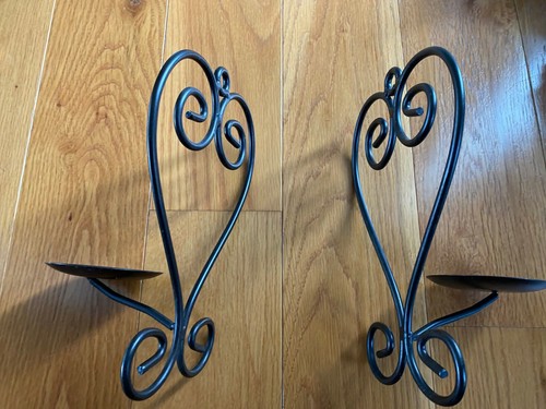 2 Decorative Iron Vertical wall hanging hearts candle holder - Picture 2 of 4