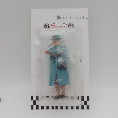 Cartrix 1:18 Modell Figur Queen Elizabeth II. hellblau CTPL18012 *NEU & OVP*