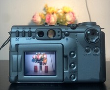 Canon PowerShot G3 4.0MP Digital Camera w/ 4x Optical Zoom