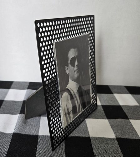 Metal Industrial Style Frame Holds 4"x 6" Photo Overall Measures 6.5" x 8.5" - Picture 2 of 8