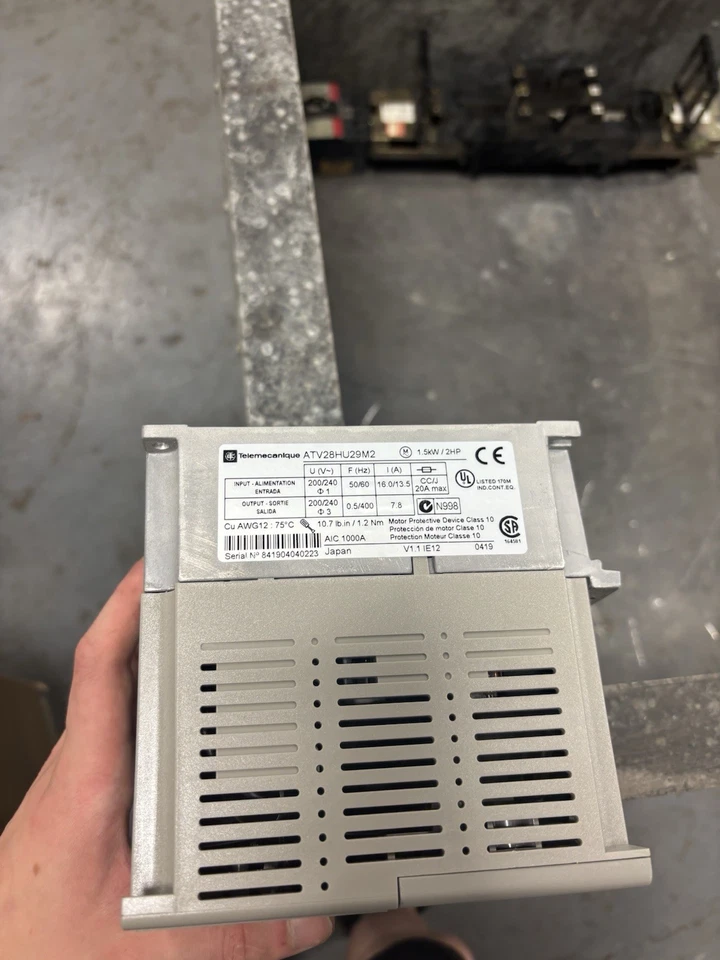 NUEVO SIN CAJA TELEMECANIQUE SQUARE D ATV28HU29M2U ALTAR 28 2HP DRIVE Foto 3 de 3