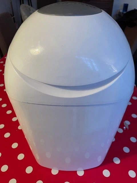 Poubelle à couches Tommee Tippee Sangenic + recharges - Photo 2/4