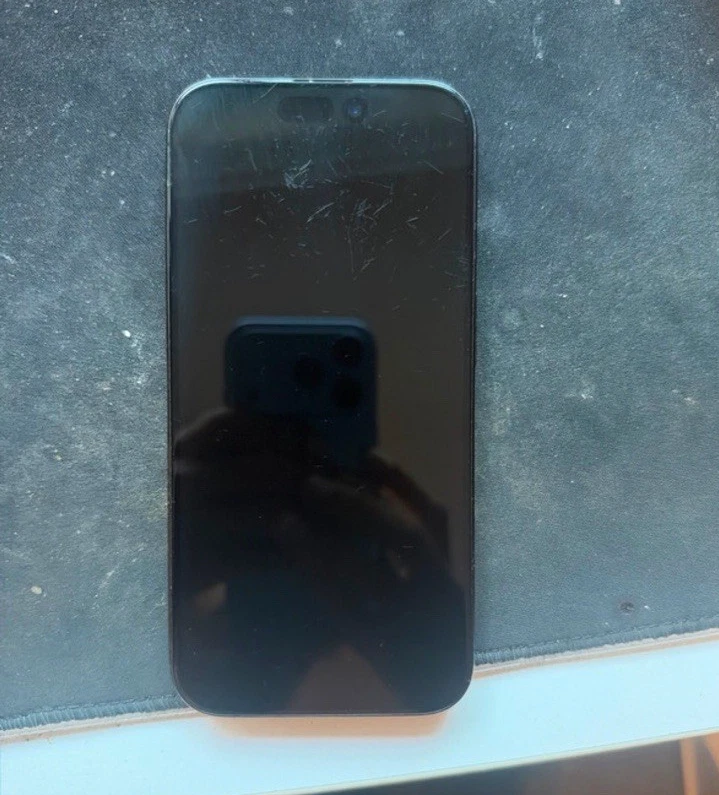 Apple iPhone 15 Pro · 256GB, photo 1 of 3