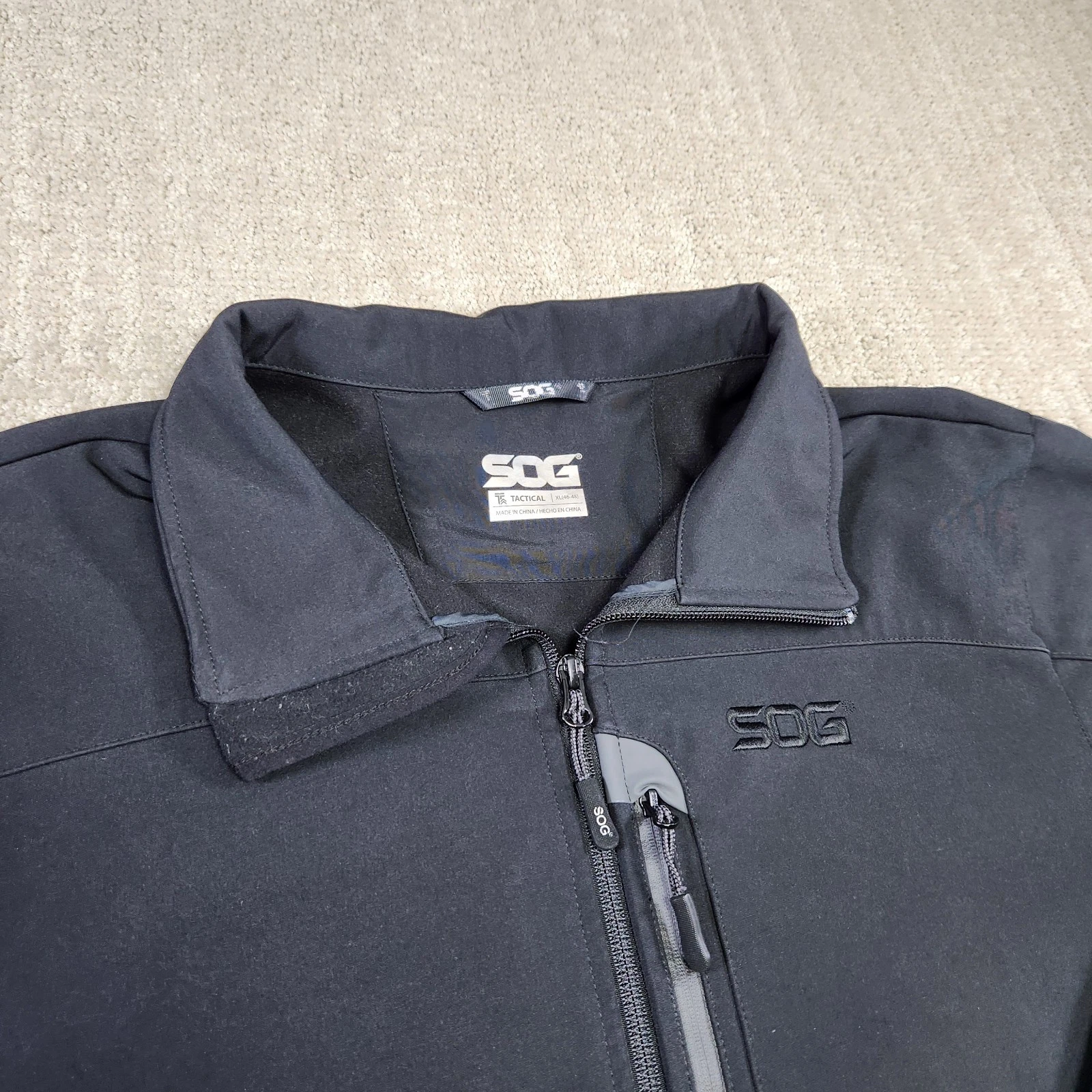 SOG Tactical Softshell Jacket Men XL Quick Draw CCW EDC Black Water Resistant - product detail image 2