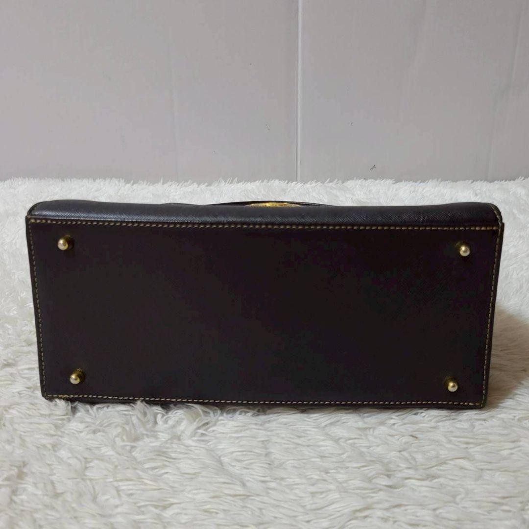 Valentino Garavani Circle Logo Leather Handbag Black Women's Fashion Japan thumbnail 7