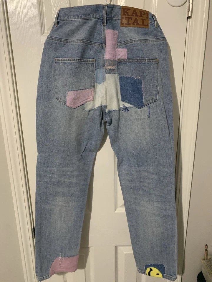 Pantalones de mezclilla vintage con parche facial sonriente Foto 2 de 4