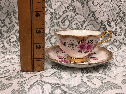Royal Albert Bone China Teacup & Saucer Pink Flowers Gold Trim Made in England - Picture 10 of 11
