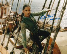 AMITA SUMAN signed Autogramm 20x25cm SHADOW & BONE in Person autograph COA