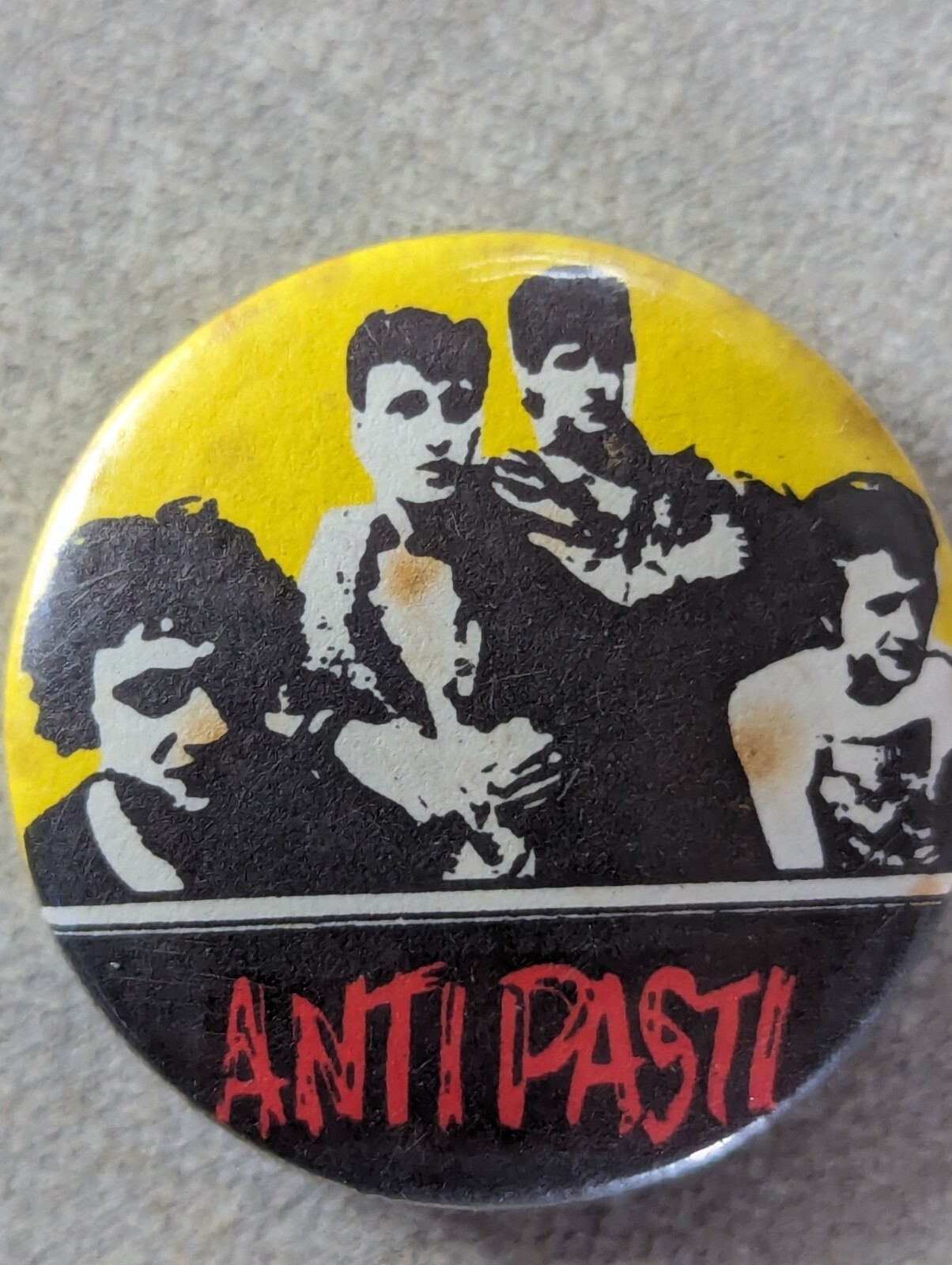 Vintage 80's Anti Pasti Pin Badge Rare Item image 2