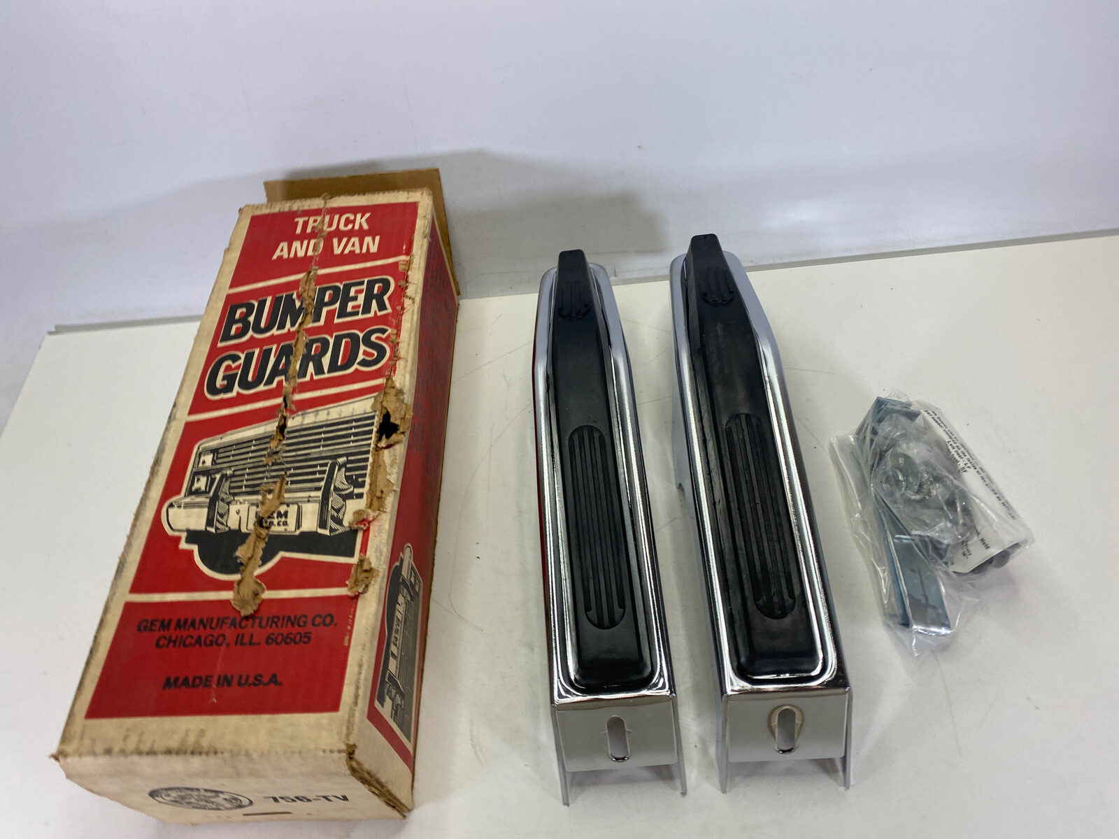NOS GEM 652T147 Dodge FullSize Pickup Ram 1500350 9495 Chrome