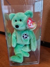 Ty Beanie Baby Kicks the Soccer Bear, COLLECTORS,MINT CONDITION WITH CLEAR CASE