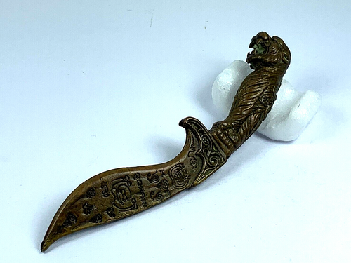 OLD BRASS TIGER YANT KNIFE DAGGER SWORD LUCK PROTECT FETISH TALISMAN THAI AMULET - 第 16/23 張圖片