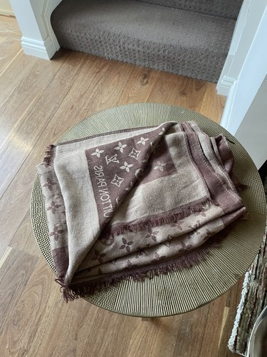 Louis Vuitton Cashmere + Silk Monogram brown scarf - Picture 4 of 7