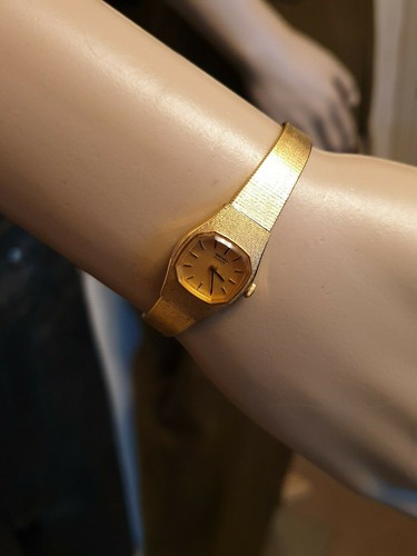 ladies seiko gold tone dress watch,gold face,bark effect case & bracelet.#84 - Picture 6 of 7
