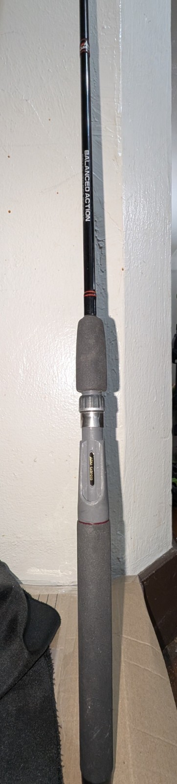 Abu Garcia Baitcasting Rod 1-pc 6 ft Medium Action Pre-Owned Great Condition