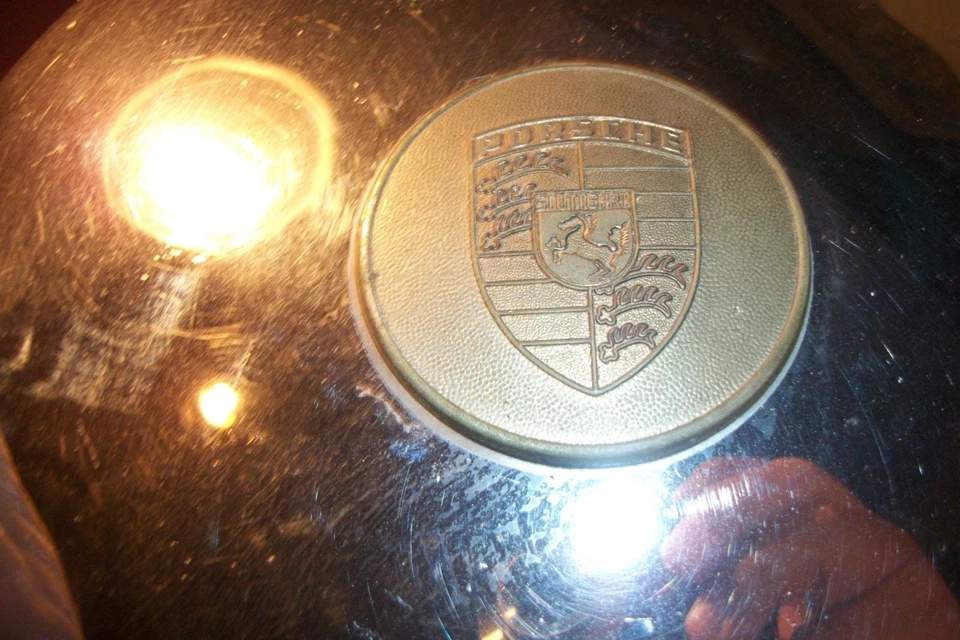 1 Used~ Porsche 911 356 901 912 OEM hub cap wheel silver cover crest - Image 3 of 4