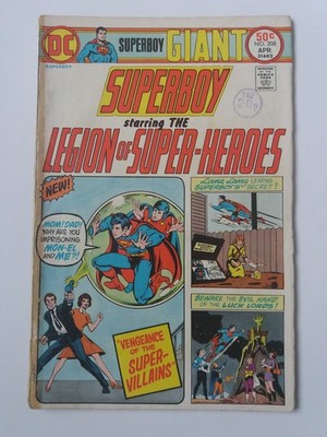 SUPERBOY # 208 - Giant Back Issue (S)
