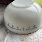 Vintage Pyrex Snowflake Blue Garland Mixing Bowl 404 4 Quart Bowl USA Excellent
