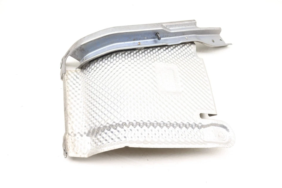 Mercedes-Benz GLK350 2009-2015 3,5 L - Silenciador escudo izquierdo (exterior) 2046802322 Foto 2 de 4