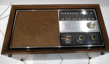 Vtg RCA AM/FM Radio Model No RHC33W