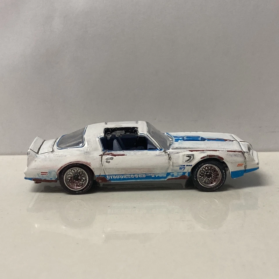 ИНДИВИДУАЛЬНЫЙ Greenlight 1/64 Выветренный Амбар Находка Белый 1978 Pontiac Firebird - Изображение 2 из 4